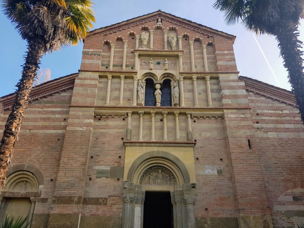 La facciata - Canonica di Vezzolano