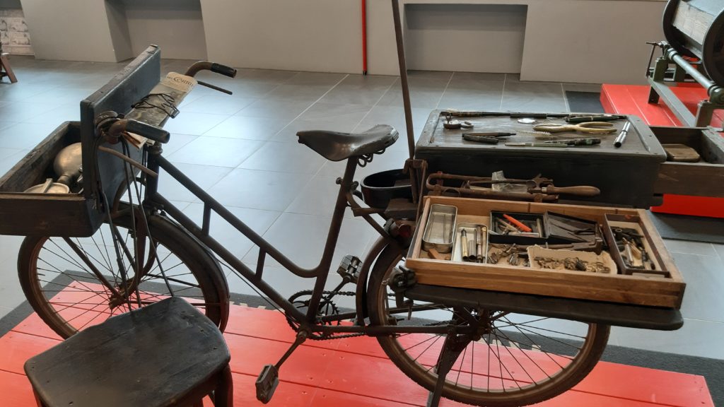 Museum of Writing - Bicycle for the repair of pens at the office and home